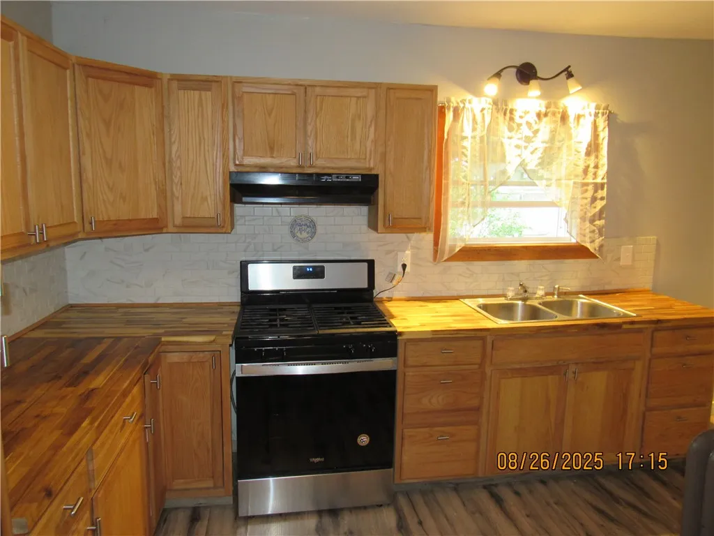166 Water Street, Lyons, New York 14489, Lyons, New York 14489, 3 Bedrooms Bedrooms, 7 Rooms Rooms,1 BathroomBathrooms,Residential,For Sale,166 Water Street, Lyons, New York 14489,R1633500