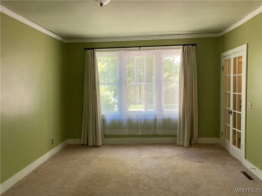 21 College Street, Buffalo, New York 14201, Buffalo, New York 14201, 3 Bedrooms Bedrooms, 6 Rooms Rooms,1 BathroomBathrooms,Residential Lease,For Rent,21 College Street, Buffalo, New York 14201,0,B1633438