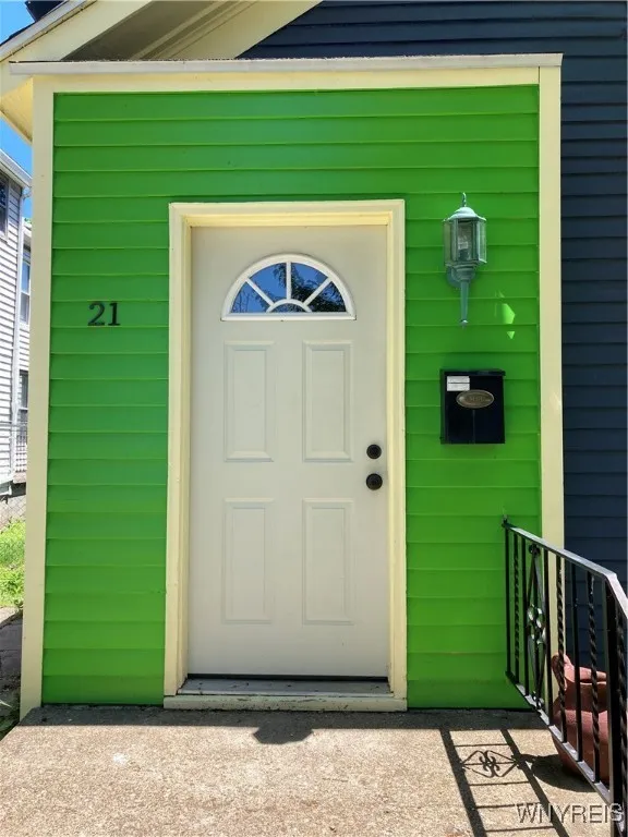 21 College Street, Buffalo, New York 14201, Buffalo, New York 14201, 3 Bedrooms Bedrooms, 6 Rooms Rooms,1 BathroomBathrooms,Residential Lease,For Rent,21 College Street, Buffalo, New York 14201,0,B1633438