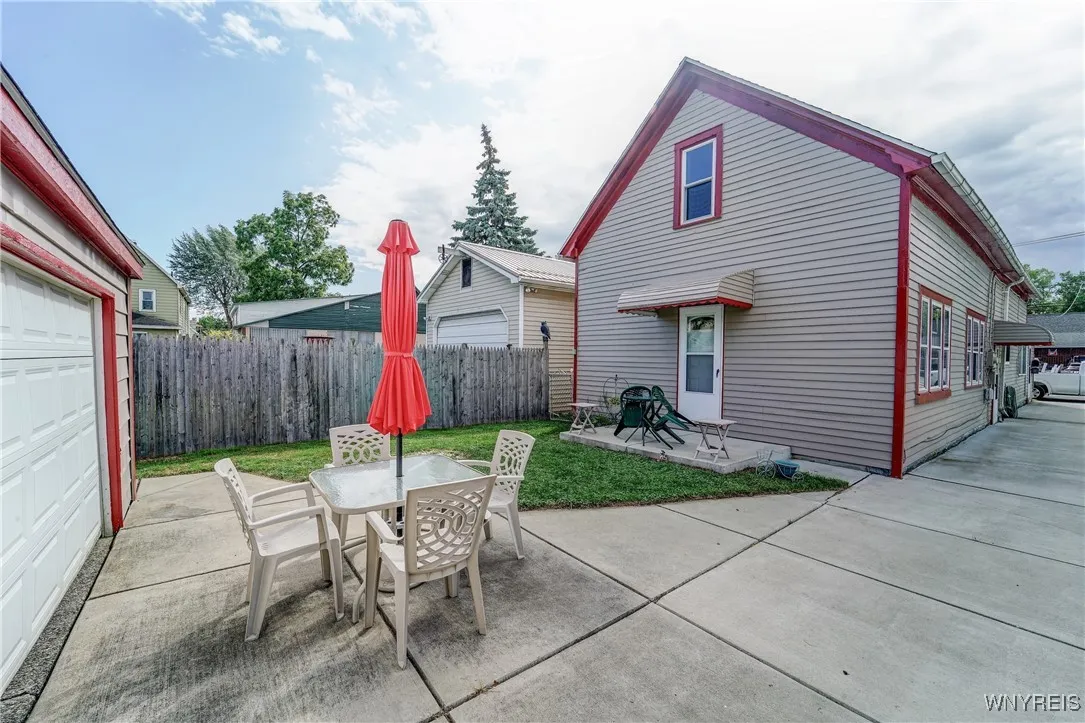 310 Center Street, Lackawanna, New York 14218, Lackawanna, New York 14218, 3 Bedrooms Bedrooms, ,2 BathroomsBathrooms,Residential,For Sale,310 Center Street, Lackawanna, New York 14218,B1633505