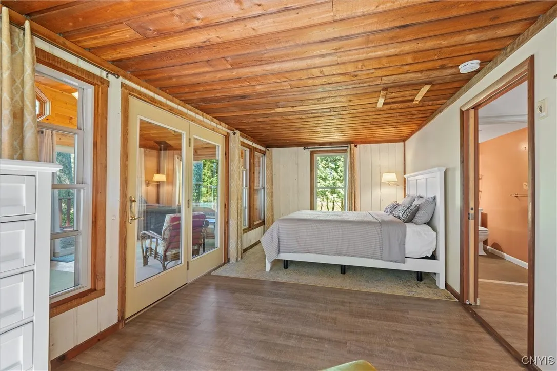 Second bedroom area