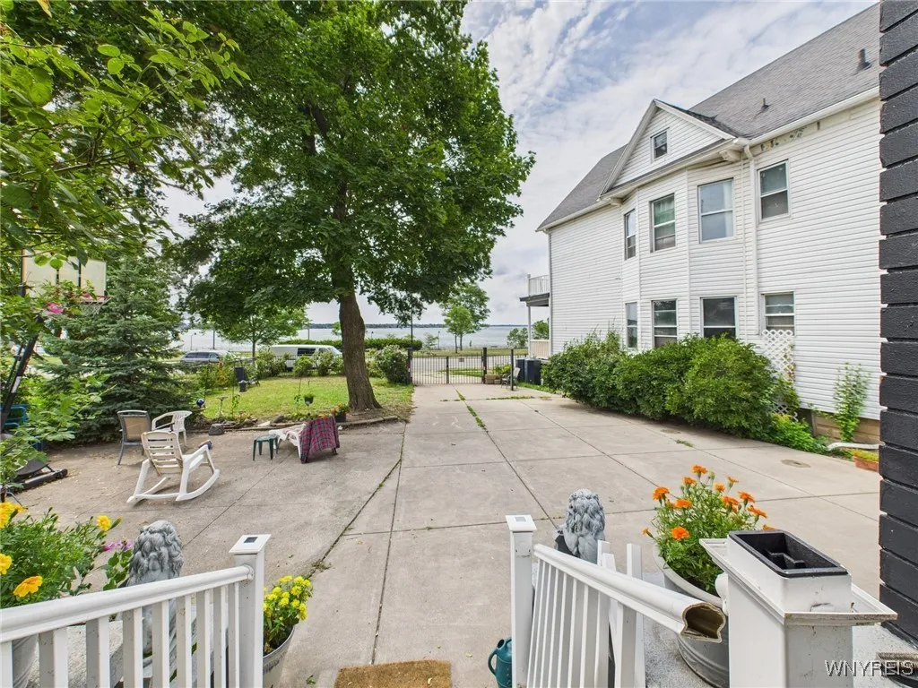 2403 Niagara Road, Wheatfield, New York 14304, Buffalo, New York 14207, 2 Bedrooms Bedrooms, 10 Rooms Rooms,1 BathroomBathrooms,Residential Lease,For Rent,2403 Niagara Road, Wheatfield, New York 14304,0,B1633686