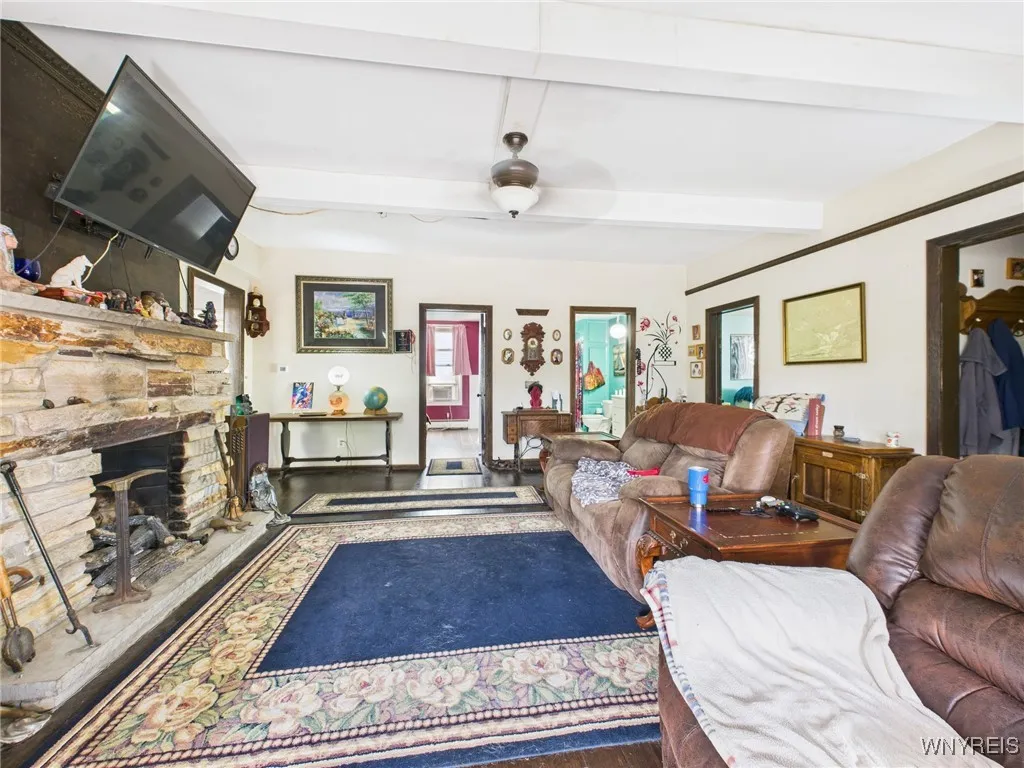 2403 Niagara Road, Wheatfield, New York 14304, Buffalo, New York 14207, 2 Bedrooms Bedrooms, 10 Rooms Rooms,1 BathroomBathrooms,Residential Lease,For Rent,2403 Niagara Road, Wheatfield, New York 14304,0,B1633686