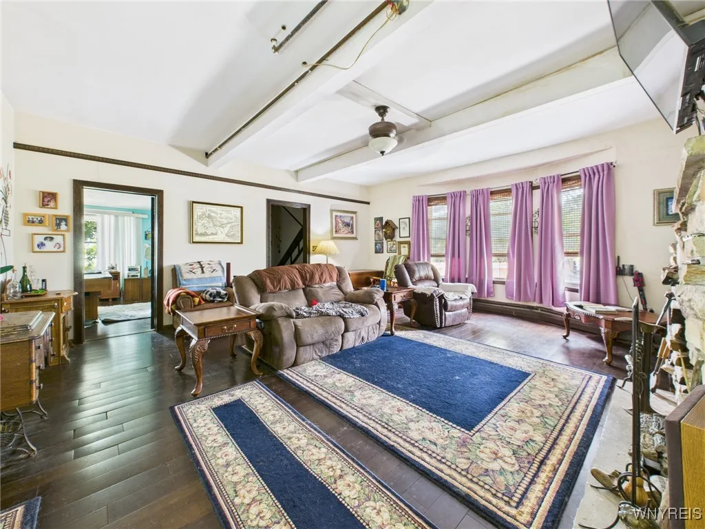 2403 Niagara Road, Wheatfield, New York 14304, Buffalo, New York 14207, 2 Bedrooms Bedrooms, 10 Rooms Rooms,1 BathroomBathrooms,Residential Lease,For Rent,2403 Niagara Road, Wheatfield, New York 14304,0,B1633686