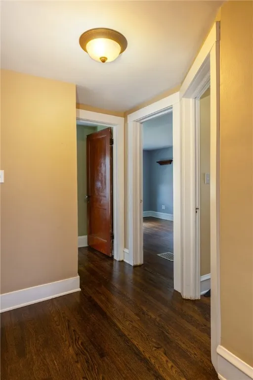 10 Corning Blvd, Corning City, New York 14830, Corning City, New York 14830, 4 Bedrooms Bedrooms, 8 Rooms Rooms,2 BathroomsBathrooms,Residential,For Sale,10 Corning Blvd, Corning City, New York 14830,0,R1631647