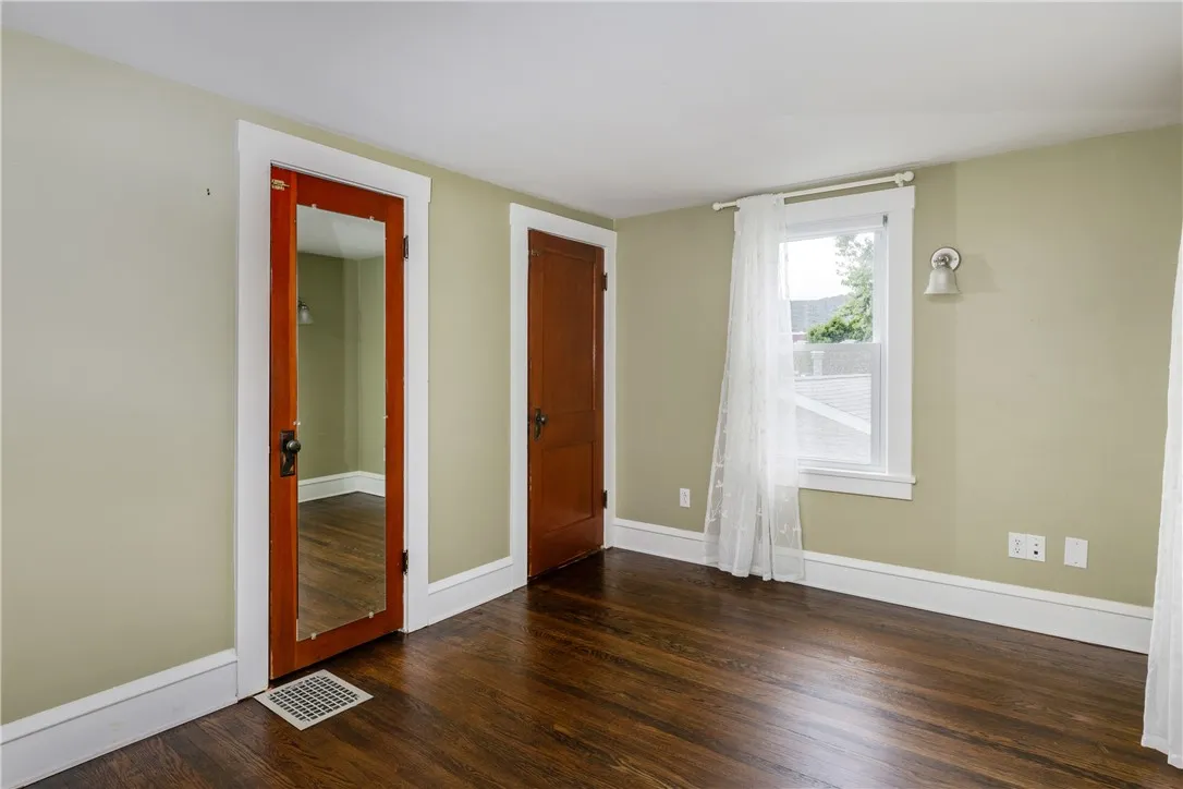 10 Corning Blvd, Corning City, New York 14830, Corning City, New York 14830, 4 Bedrooms Bedrooms, 8 Rooms Rooms,2 BathroomsBathrooms,Residential,For Sale,10 Corning Blvd, Corning City, New York 14830,0,R1631647