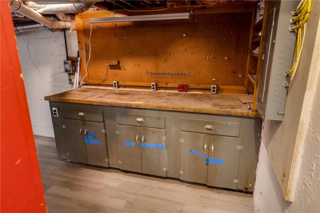 10 Corning Blvd, Corning City, New York 14830, Corning City, New York 14830, 4 Bedrooms Bedrooms, 8 Rooms Rooms,2 BathroomsBathrooms,Residential,For Sale,10 Corning Blvd, Corning City, New York 14830,0,R1631647