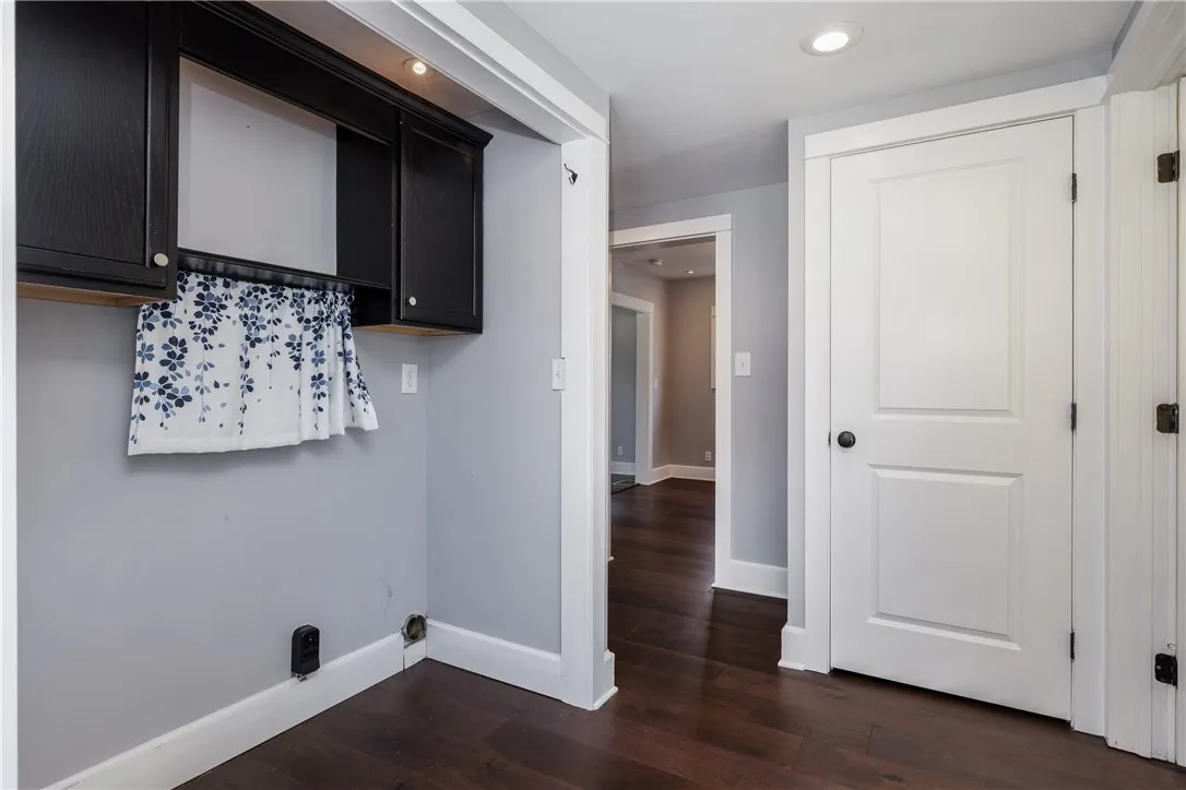 10 Corning Blvd, Corning City, New York 14830, Corning City, New York 14830, 4 Bedrooms Bedrooms, 8 Rooms Rooms,2 BathroomsBathrooms,Residential,For Sale,10 Corning Blvd, Corning City, New York 14830,0,R1631647