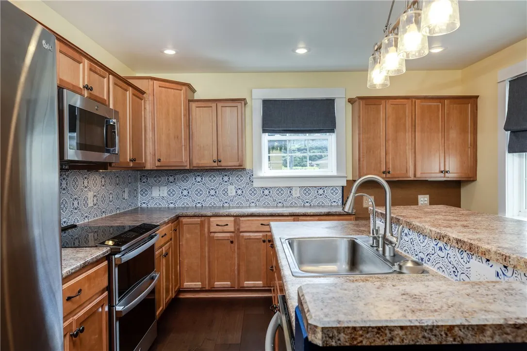 10 Corning Blvd, Corning City, New York 14830, Corning City, New York 14830, 4 Bedrooms Bedrooms, 8 Rooms Rooms,2 BathroomsBathrooms,Residential,For Sale,10 Corning Blvd, Corning City, New York 14830,0,R1631647