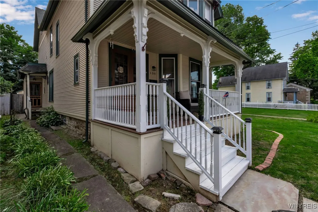 155 Chestnut Street, Lockport City, New York 14094, Lockport City, New York 14094, 4 Bedrooms Bedrooms, 9 Rooms Rooms,1 BathroomBathrooms,Residential,For Sale,155 Chestnut Street, Lockport City, New York 14094,0,B1633589