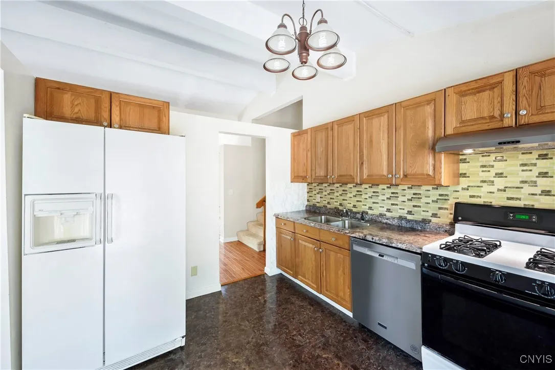 11 Damson Lane, Clay, New York 13090, Clay, New York 13090, 4 Bedrooms Bedrooms, 8 Rooms Rooms,2 BathroomsBathrooms,Residential,Closed,11 Damson Lane, Clay, New York 13090,0,S1633431