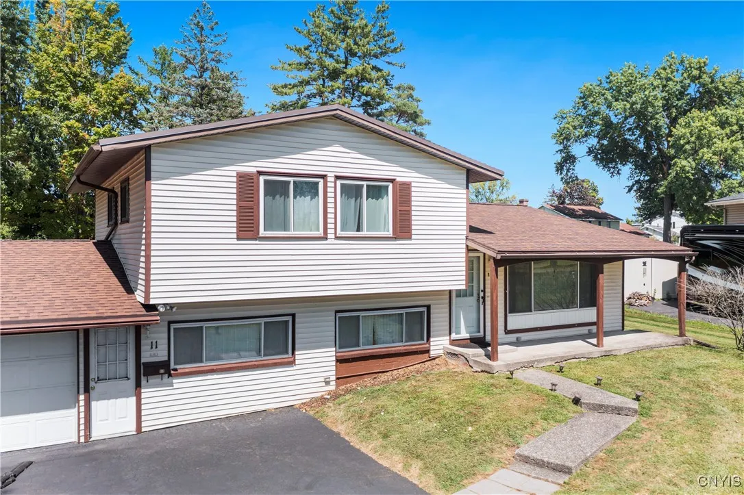 11 Damson Lane, Clay, New York 13090, Clay, New York 13090, 4 Bedrooms Bedrooms, 8 Rooms Rooms,2 BathroomsBathrooms,Residential,Closed,11 Damson Lane, Clay, New York 13090,0,S1633431