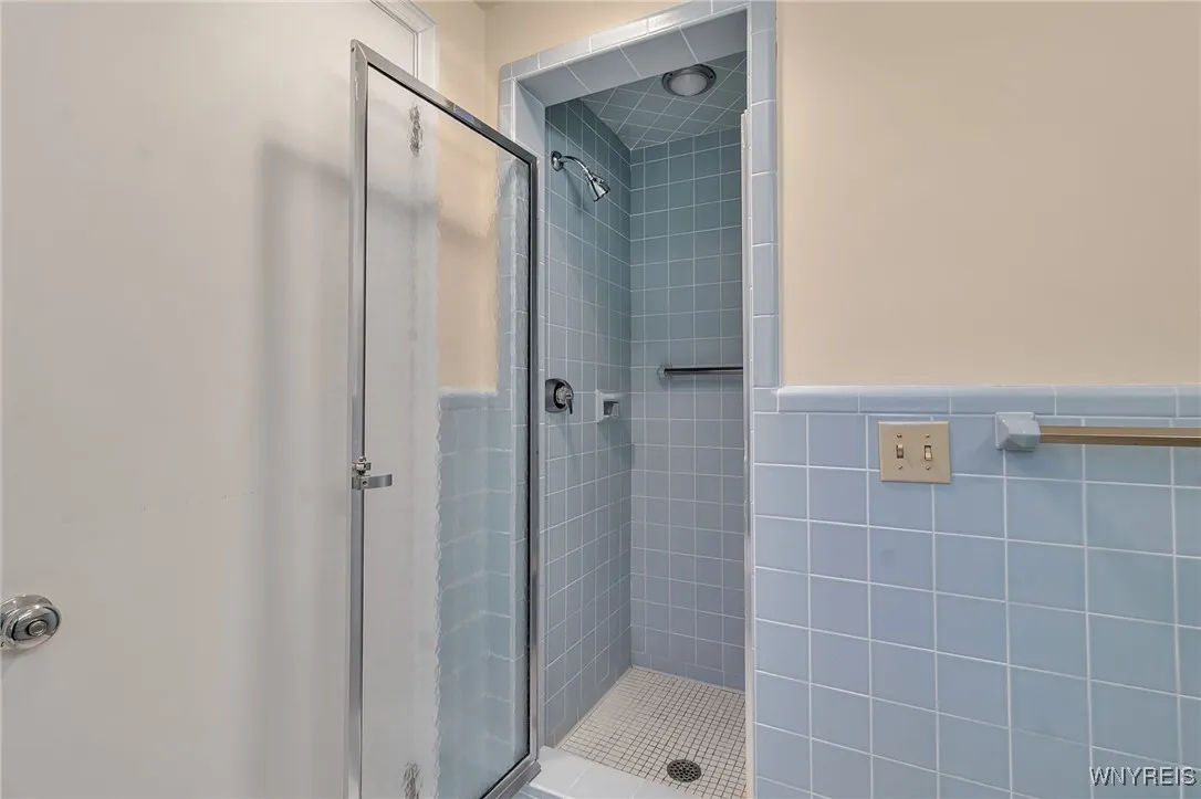 137 Nottingham, Buffalo, New York 14216, Buffalo, New York 14216, 5 Bedrooms Bedrooms, 10 Rooms Rooms,4 BathroomsBathrooms,Residential,For Sale,137 Nottingham, Buffalo, New York 14216,B1633268