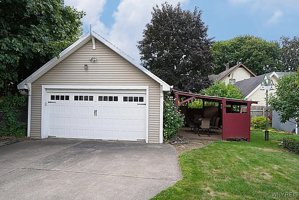 421 Stanley Street, North Tonawanda, New York 1412, North Tonawanda, New York 14120, 4 Bedrooms Bedrooms, 8 Rooms Rooms,1 BathroomBathrooms,Residential,For Sale,421 Stanley Street, North Tonawanda, New York 1412,0,B1633527