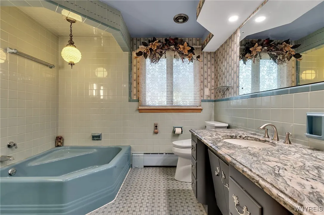 226 East Treehaven Road, Cheektowaga, New York 142, Cheektowaga, New York 14215, 3 Bedrooms Bedrooms, 8 Rooms Rooms,2 BathroomsBathrooms,Residential,For Sale,226 East Treehaven Road, Cheektowaga, New York 142,0,B1633604