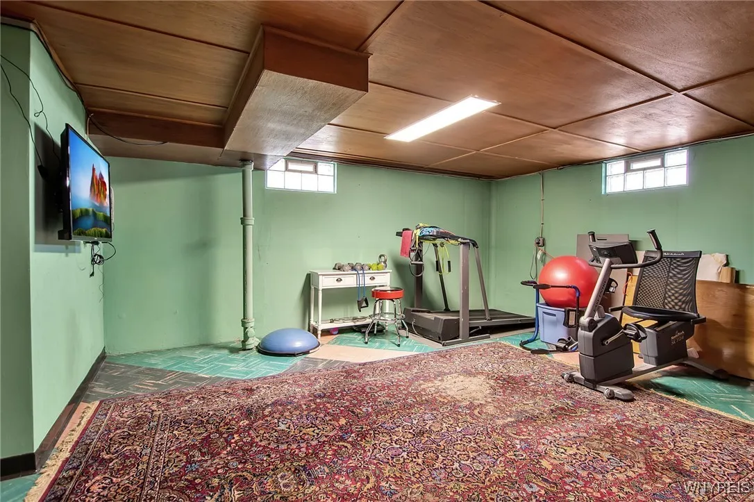 226 East Treehaven Road, Cheektowaga, New York 142, Cheektowaga, New York 14215, 3 Bedrooms Bedrooms, 8 Rooms Rooms,2 BathroomsBathrooms,Residential,Closed,226 East Treehaven Road, Cheektowaga, New York 142,0,B1633604