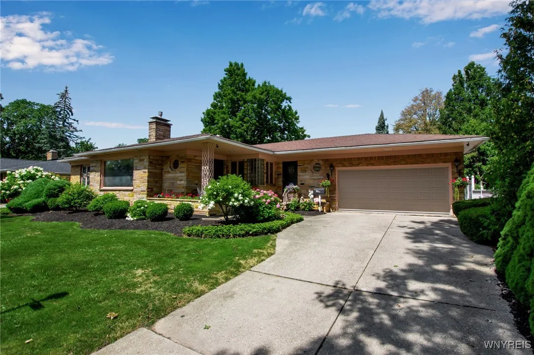 226 East Treehaven Road, Cheektowaga, New York 142, Cheektowaga, New York 14215, 3 Bedrooms Bedrooms, 8 Rooms Rooms,2 BathroomsBathrooms,Residential,For Sale,226 East Treehaven Road, Cheektowaga, New York 142,0,B1633604