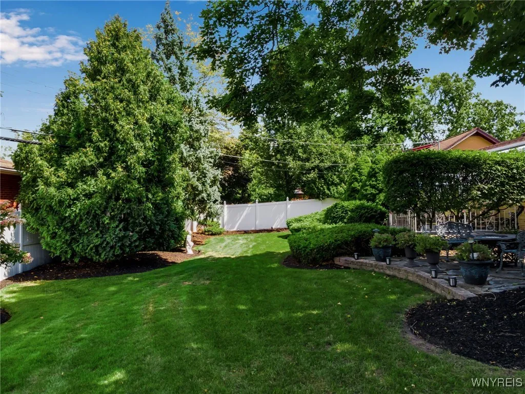 226 East Treehaven Road, Cheektowaga, New York 142, Cheektowaga, New York 14215, 3 Bedrooms Bedrooms, 8 Rooms Rooms,2 BathroomsBathrooms,Residential,For Sale,226 East Treehaven Road, Cheektowaga, New York 142,0,B1633604