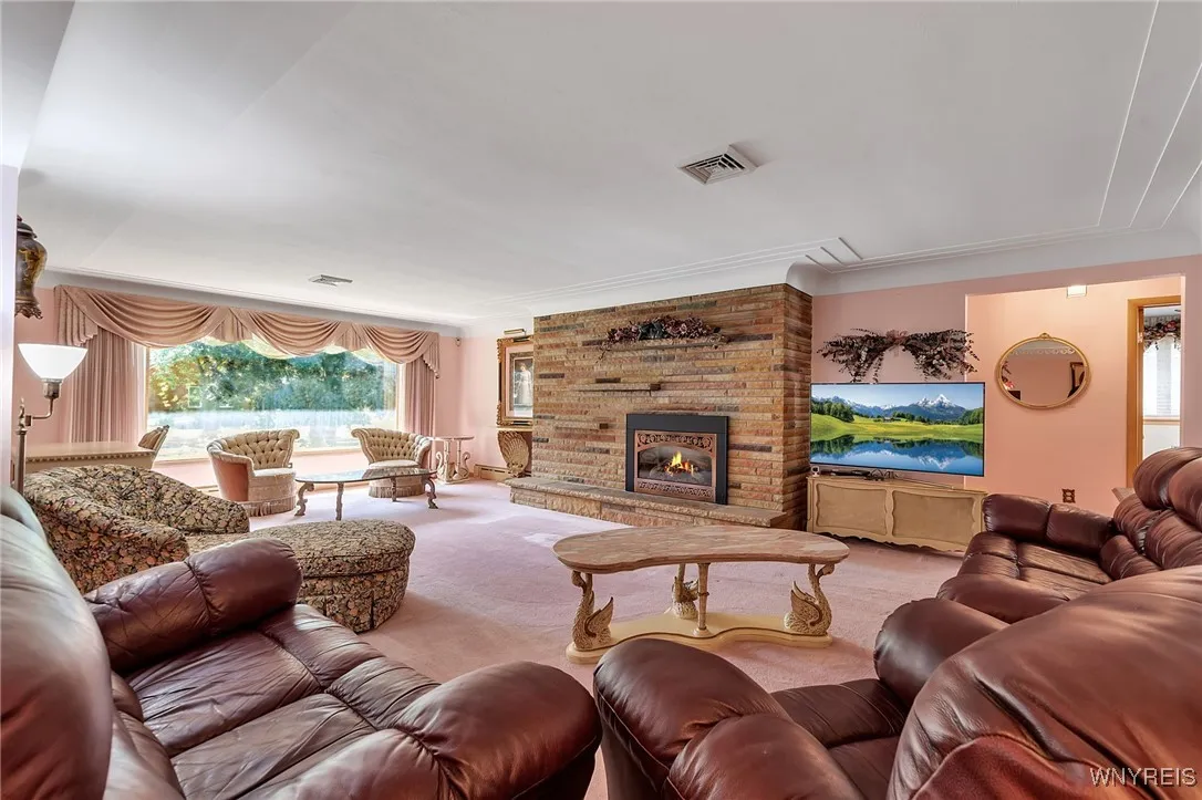 226 East Treehaven Road, Cheektowaga, New York 142, Cheektowaga, New York 14215, 3 Bedrooms Bedrooms, 8 Rooms Rooms,2 BathroomsBathrooms,Residential,For Sale,226 East Treehaven Road, Cheektowaga, New York 142,0,B1633604