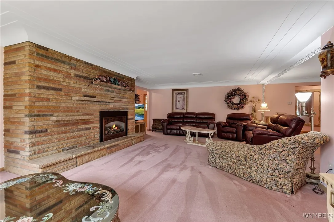 226 East Treehaven Road, Cheektowaga, New York 142, Cheektowaga, New York 14215, 3 Bedrooms Bedrooms, 8 Rooms Rooms,2 BathroomsBathrooms,Residential,For Sale,226 East Treehaven Road, Cheektowaga, New York 142,0,B1633604