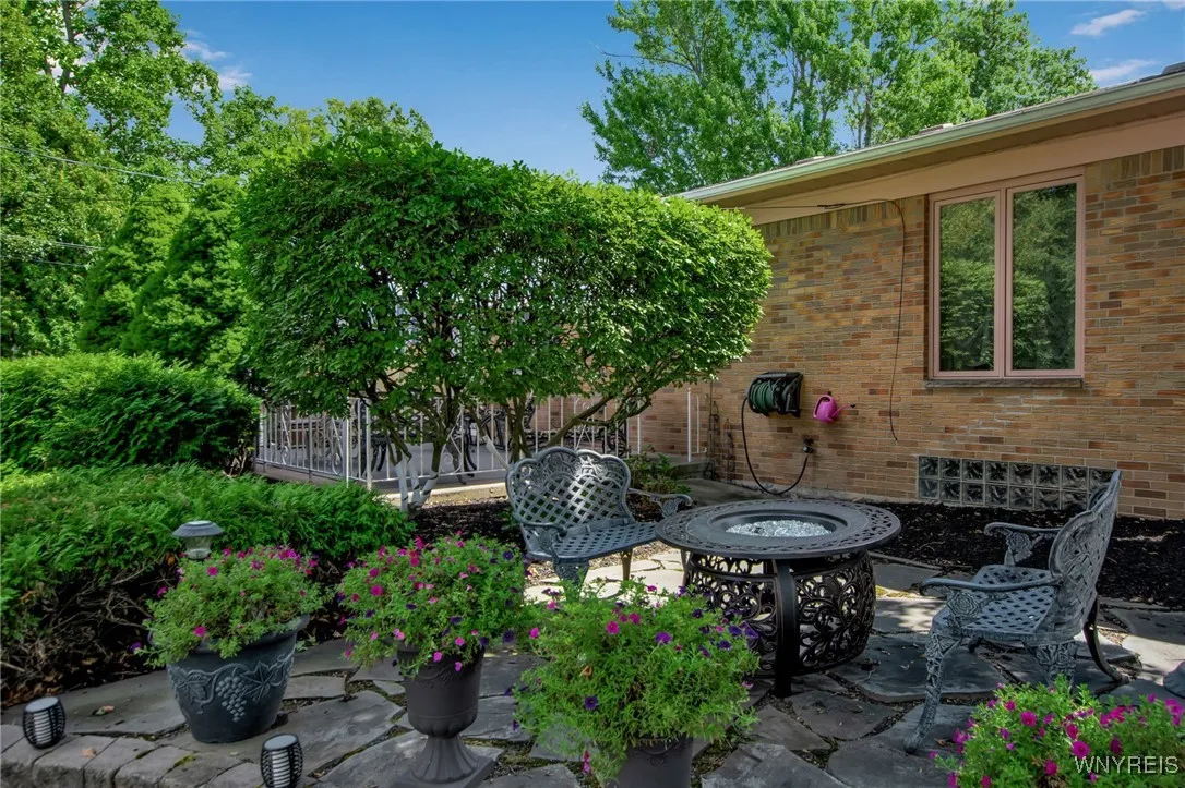226 East Treehaven Road, Cheektowaga, New York 142, Cheektowaga, New York 14215, 3 Bedrooms Bedrooms, 8 Rooms Rooms,2 BathroomsBathrooms,Residential,For Sale,226 East Treehaven Road, Cheektowaga, New York 142,0,B1633604