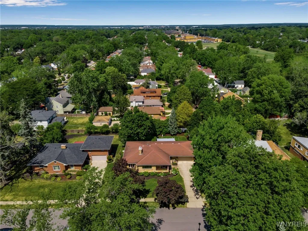 226 East Treehaven Road, Cheektowaga, New York 142, Cheektowaga, New York 14215, 3 Bedrooms Bedrooms, 8 Rooms Rooms,2 BathroomsBathrooms,Residential,For Sale,226 East Treehaven Road, Cheektowaga, New York 142,0,B1633604
