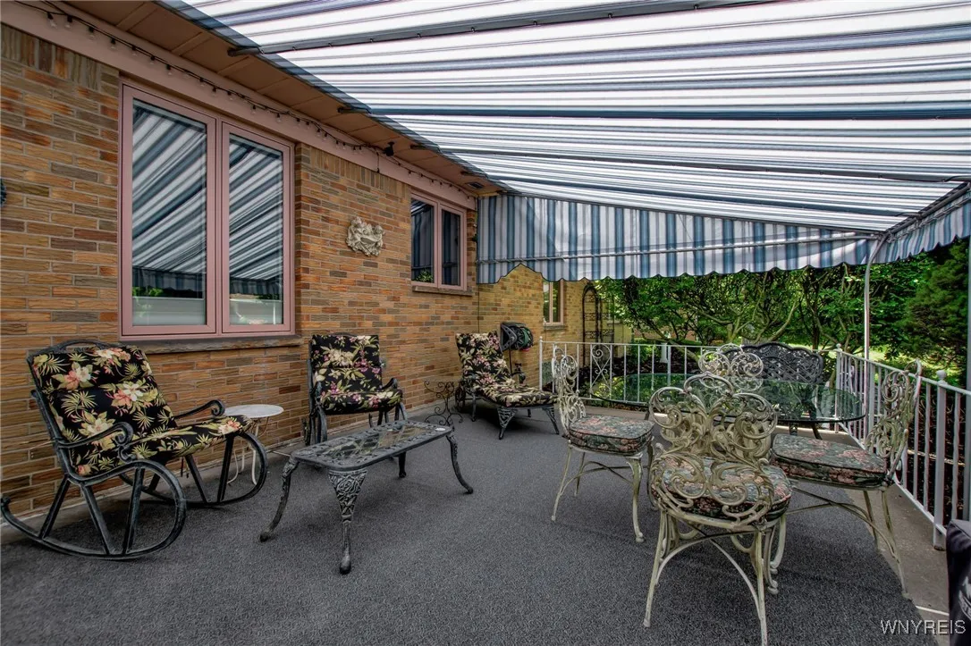 226 East Treehaven Road, Cheektowaga, New York 142, Cheektowaga, New York 14215, 3 Bedrooms Bedrooms, 8 Rooms Rooms,2 BathroomsBathrooms,Residential,For Sale,226 East Treehaven Road, Cheektowaga, New York 142,0,B1633604