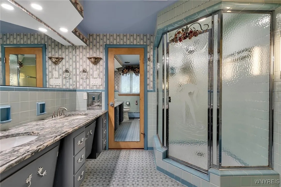 226 East Treehaven Road, Cheektowaga, New York 142, Cheektowaga, New York 14215, 3 Bedrooms Bedrooms, 8 Rooms Rooms,2 BathroomsBathrooms,Residential,Closed,226 East Treehaven Road, Cheektowaga, New York 142,0,B1633604