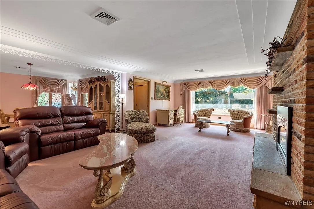 226 East Treehaven Road, Cheektowaga, New York 142, Cheektowaga, New York 14215, 3 Bedrooms Bedrooms, 8 Rooms Rooms,2 BathroomsBathrooms,Residential,Closed,226 East Treehaven Road, Cheektowaga, New York 142,0,B1633604