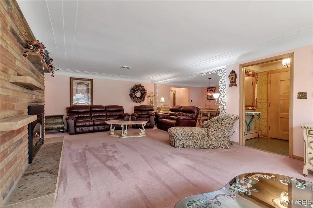 226 East Treehaven Road, Cheektowaga, New York 142, Cheektowaga, New York 14215, 3 Bedrooms Bedrooms, 8 Rooms Rooms,2 BathroomsBathrooms,Residential,Closed,226 East Treehaven Road, Cheektowaga, New York 142,0,B1633604