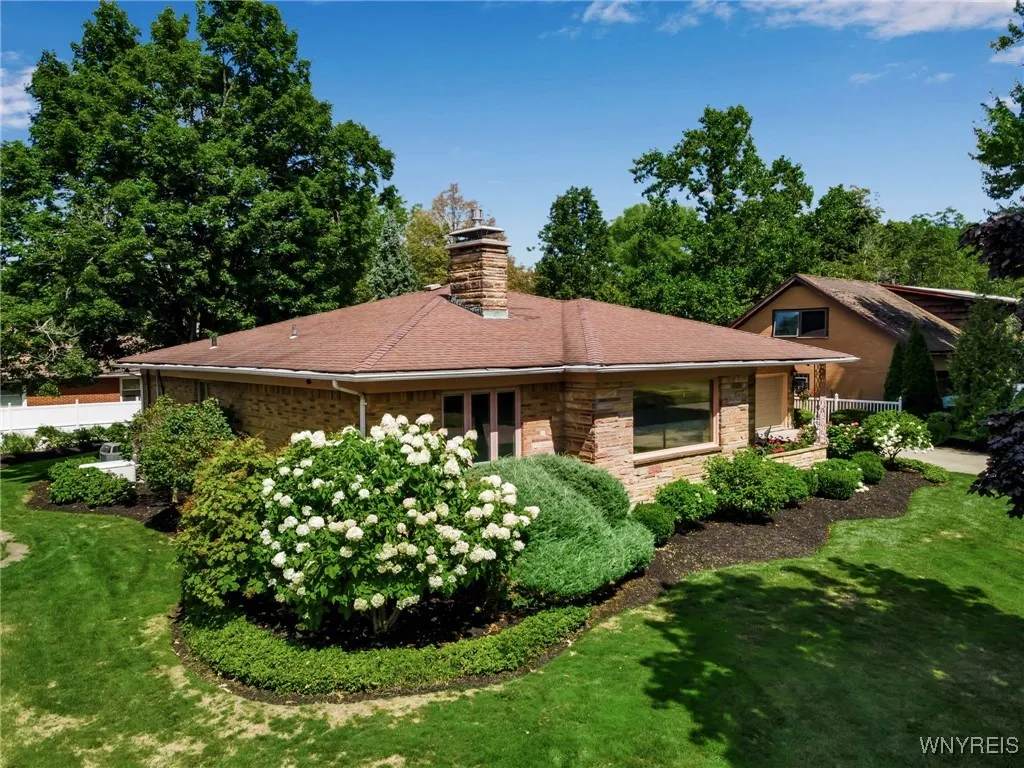 226 East Treehaven Road, Cheektowaga, New York 142, Cheektowaga, New York 14215, 3 Bedrooms Bedrooms, 8 Rooms Rooms,2 BathroomsBathrooms,Residential,Closed,226 East Treehaven Road, Cheektowaga, New York 142,0,B1633604