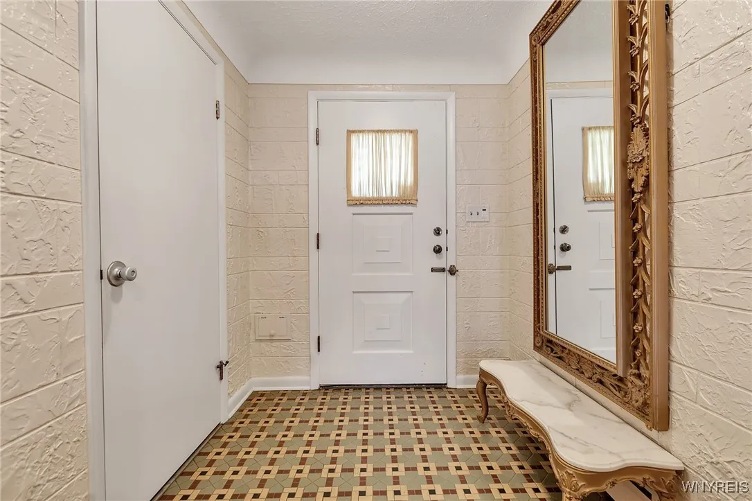 226 East Treehaven Road, Cheektowaga, New York 142, Cheektowaga, New York 14215, 3 Bedrooms Bedrooms, 8 Rooms Rooms,2 BathroomsBathrooms,Residential,For Sale,226 East Treehaven Road, Cheektowaga, New York 142,0,B1633604