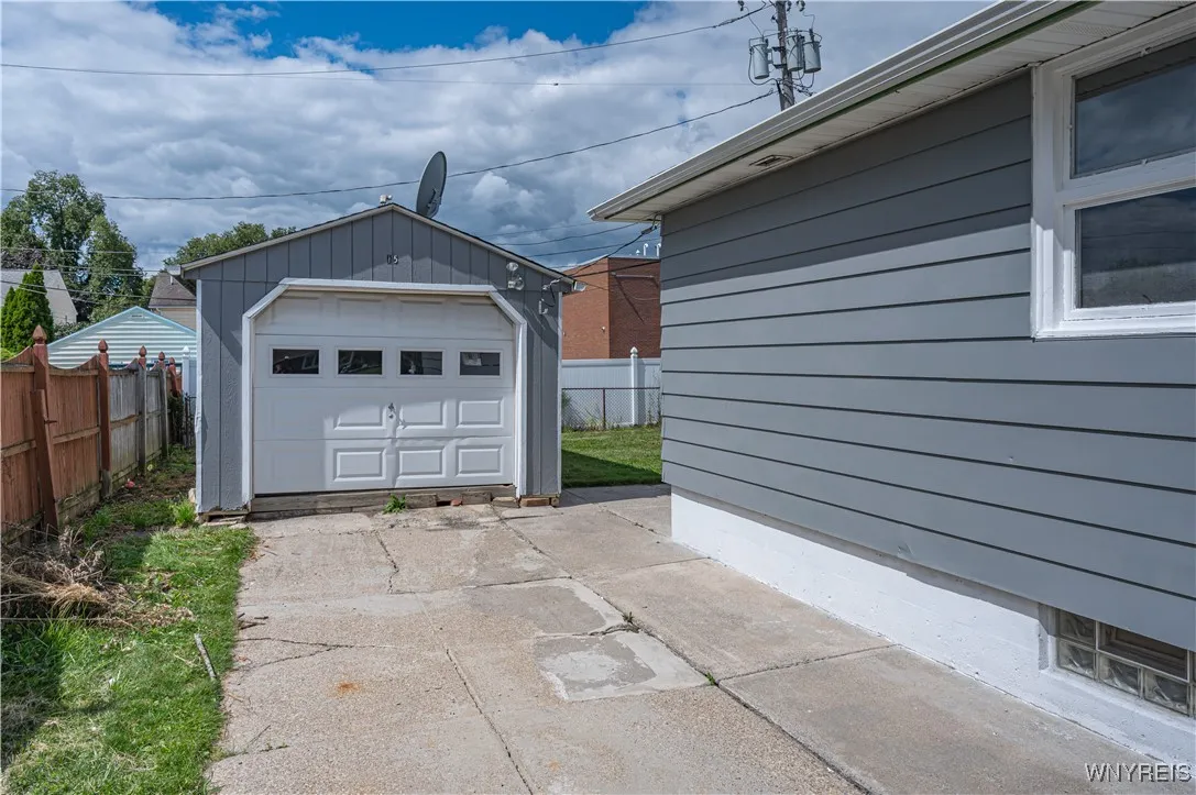 15 Alden Avenue, Buffalo, New York 14216, Buffalo, New York 14216, 3 Bedrooms Bedrooms, 6 Rooms Rooms,1 BathroomBathrooms,Residential,For Sale,15 Alden Avenue, Buffalo, New York 14216,0,B1633702
