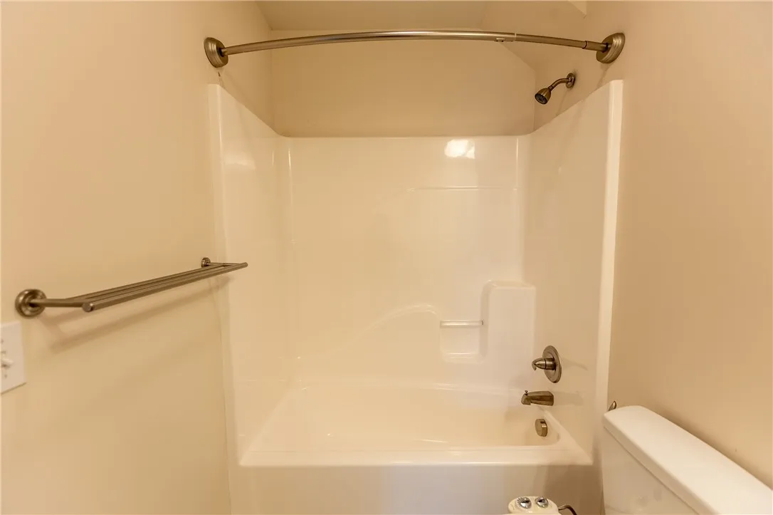 37 Heritage Dr, Geneseo, New York 14454, Geneseo, New York 14454, 3 Bedrooms Bedrooms, 6 Rooms Rooms,2 BathroomsBathrooms,Residential,For Sale,37 Heritage Dr, Geneseo, New York 14454,0,R1633615
