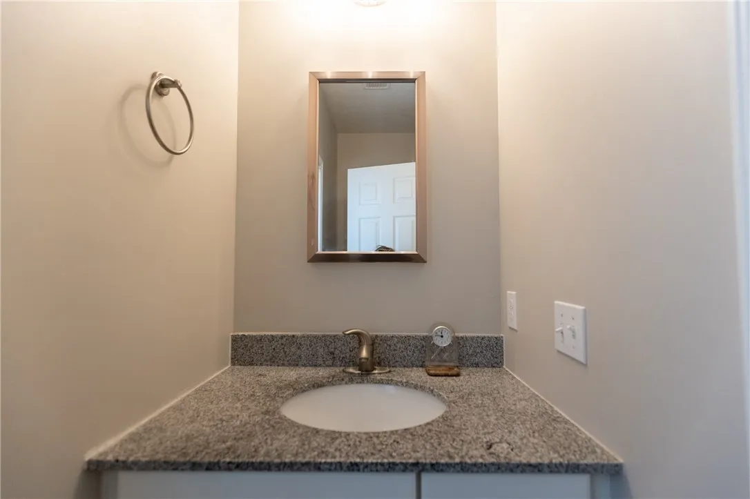 1/2 Bath