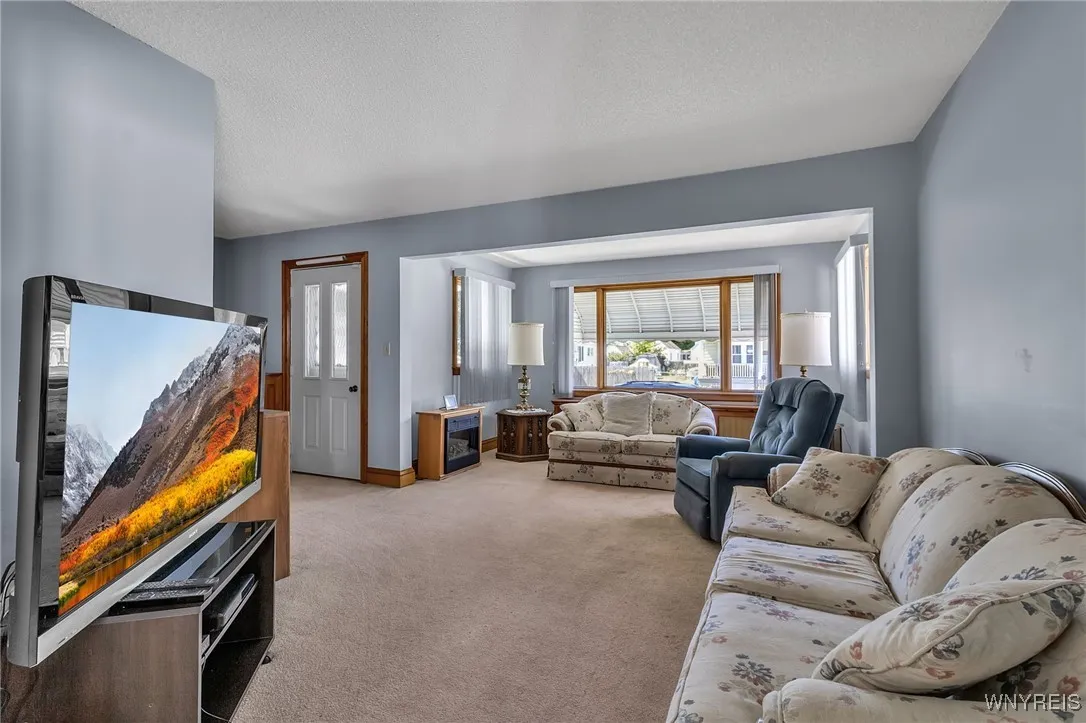 305 South Ogden Street, Buffalo, New York 14206, Buffalo, New York 14206, 4 Bedrooms Bedrooms, ,2 BathroomsBathrooms,Residential,Closed,305 South Ogden Street, Buffalo, New York 14206,0,B1633273