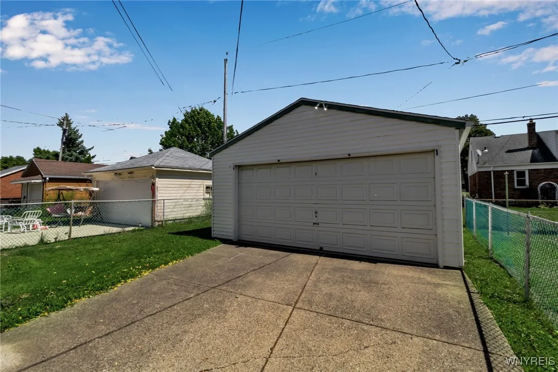 305 South Ogden Street, Buffalo, New York 14206, Buffalo, New York 14206, 4 Bedrooms Bedrooms, ,2 BathroomsBathrooms,Residential,Closed,305 South Ogden Street, Buffalo, New York 14206,0,B1633273