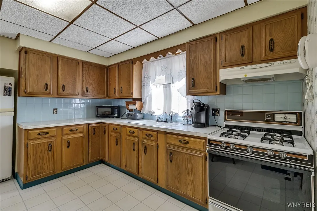 305 South Ogden Street, Buffalo, New York 14206, Buffalo, New York 14206, 4 Bedrooms Bedrooms, ,2 BathroomsBathrooms,Residential,Closed,305 South Ogden Street, Buffalo, New York 14206,0,B1633273