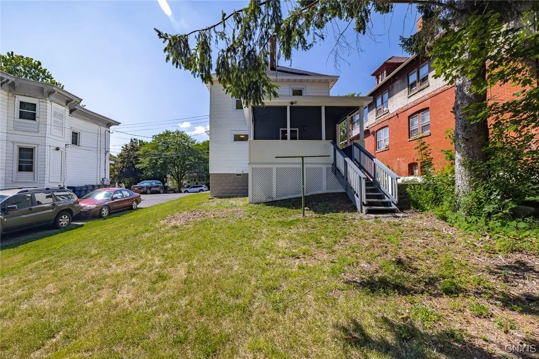 416 Elm Street, Syracuse, New York 13203, Syracuse, New York 13203, 4 Bedrooms Bedrooms, 7 Rooms Rooms,1 BathroomBathrooms,Residential,For Sale,416 Elm Street, Syracuse, New York 13203,0,S1633304
