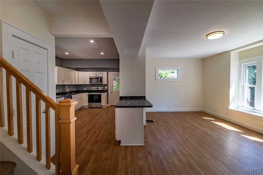 416 Elm Street, Syracuse, New York 13203, Syracuse, New York 13203, 4 Bedrooms Bedrooms, 7 Rooms Rooms,1 BathroomBathrooms,Residential,For Sale,416 Elm Street, Syracuse, New York 13203,0,S1633304
