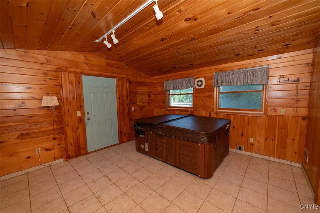 6325 North Kirkville Road, Manlius, New York 13082, Manlius, New York 13082, 4 Bedrooms Bedrooms, 8 Rooms Rooms,2 BathroomsBathrooms,Residential,Closed,6325 North Kirkville Road, Manlius, New York 13082,0,S1633318
