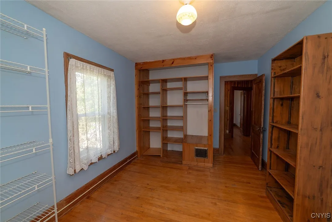 6325 North Kirkville Road, Manlius, New York 13082, Manlius, New York 13082, 4 Bedrooms Bedrooms, 8 Rooms Rooms,2 BathroomsBathrooms,Residential,Closed,6325 North Kirkville Road, Manlius, New York 13082,0,S1633318