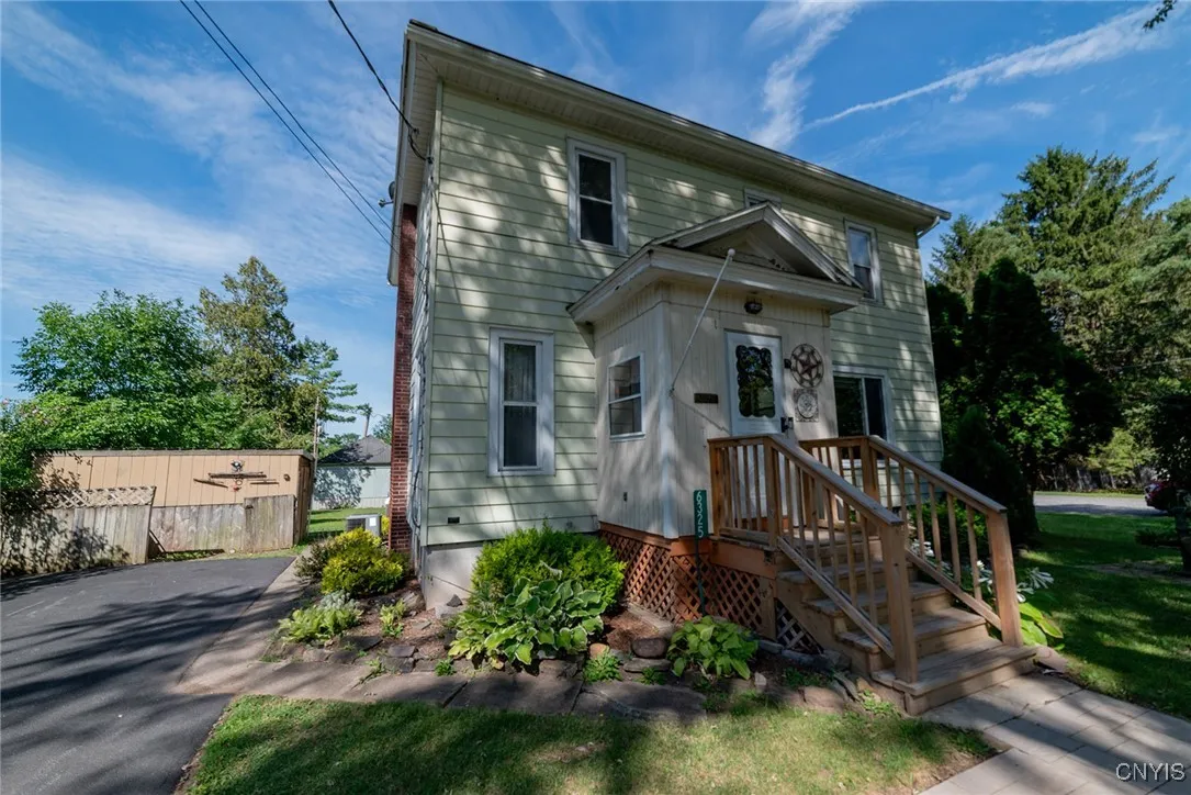 6325 North Kirkville Road, Manlius, New York 13082, Manlius, New York 13082, 4 Bedrooms Bedrooms, 8 Rooms Rooms,2 BathroomsBathrooms,Residential,Closed,6325 North Kirkville Road, Manlius, New York 13082,0,S1633318