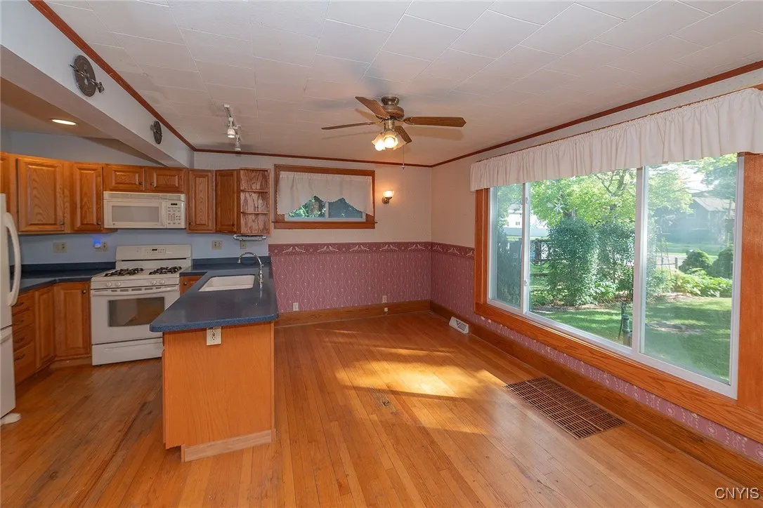 6325 North Kirkville Road, Manlius, New York 13082, Manlius, New York 13082, 4 Bedrooms Bedrooms, 8 Rooms Rooms,2 BathroomsBathrooms,Residential,Closed,6325 North Kirkville Road, Manlius, New York 13082,0,S1633318