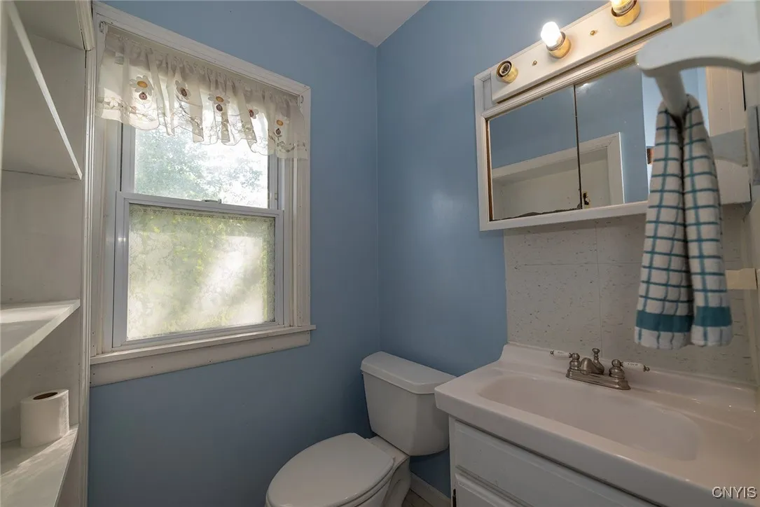 6325 North Kirkville Road, Manlius, New York 13082, Manlius, New York 13082, 4 Bedrooms Bedrooms, 8 Rooms Rooms,2 BathroomsBathrooms,Residential,Closed,6325 North Kirkville Road, Manlius, New York 13082,0,S1633318