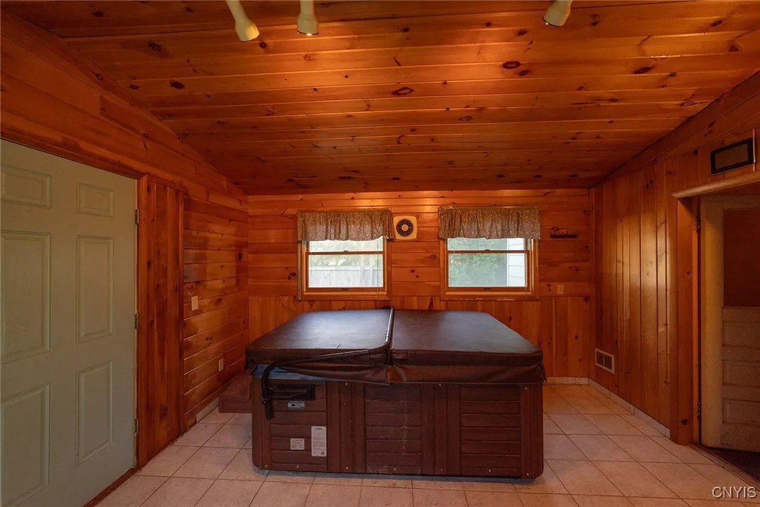 6325 North Kirkville Road, Manlius, New York 13082, Manlius, New York 13082, 4 Bedrooms Bedrooms, 8 Rooms Rooms,2 BathroomsBathrooms,Residential,Closed,6325 North Kirkville Road, Manlius, New York 13082,0,S1633318