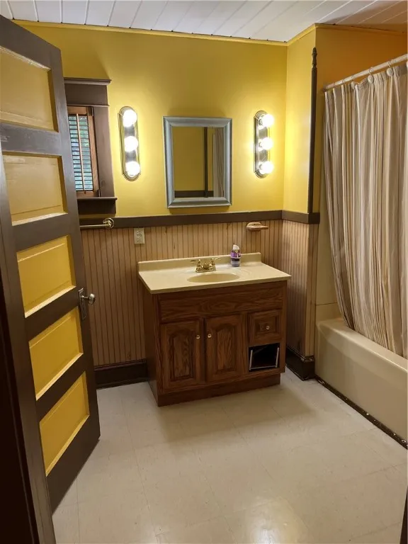 551 Riverside Avenue, Elmira City, New York 14904, Elmira City, New York 14904, 3 Bedrooms Bedrooms, 8 Rooms Rooms,1 BathroomBathrooms,Residential,For Sale,551 Riverside Avenue, Elmira City, New York 14904,0,R1633766