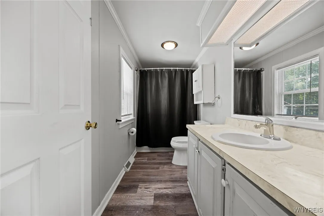 40 Brookridge Drive, Hamburg, New York 14075, Hamburg, New York 14075, 3 Bedrooms Bedrooms, 6 Rooms Rooms,2 BathroomsBathrooms,Residential,For Sale,40 Brookridge Drive, Hamburg, New York 14075,B1633754