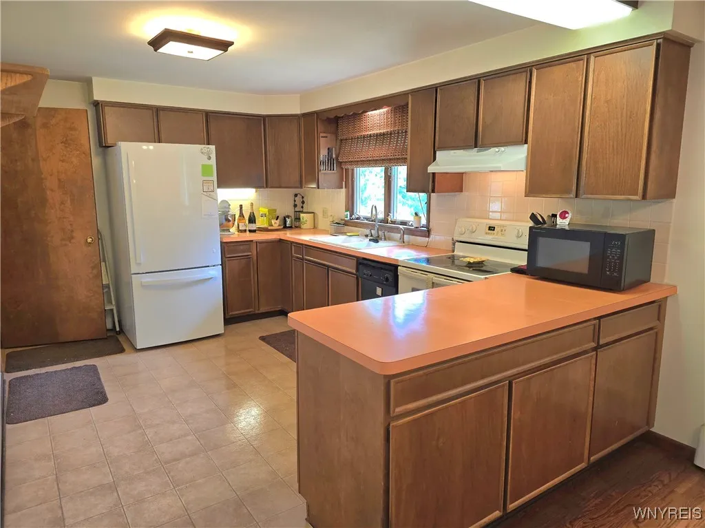 4358 Beach Ridge Road, Pendleton, New York 14120, Pendleton, New York 14120, 3 Bedrooms Bedrooms, 6 Rooms Rooms,1 BathroomBathrooms,Residential,Closed,4358 Beach Ridge Road, Pendleton, New York 14120,0,B1633429