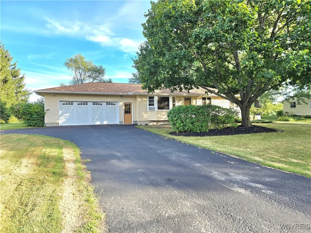 4358 Beach Ridge Road, Pendleton, New York 14120, Pendleton, New York 14120, 3 Bedrooms Bedrooms, 6 Rooms Rooms,1 BathroomBathrooms,Residential,Closed,4358 Beach Ridge Road, Pendleton, New York 14120,0,B1633429